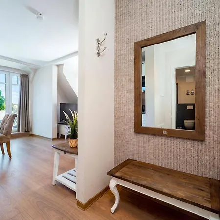 Baltischer Hof 58 *